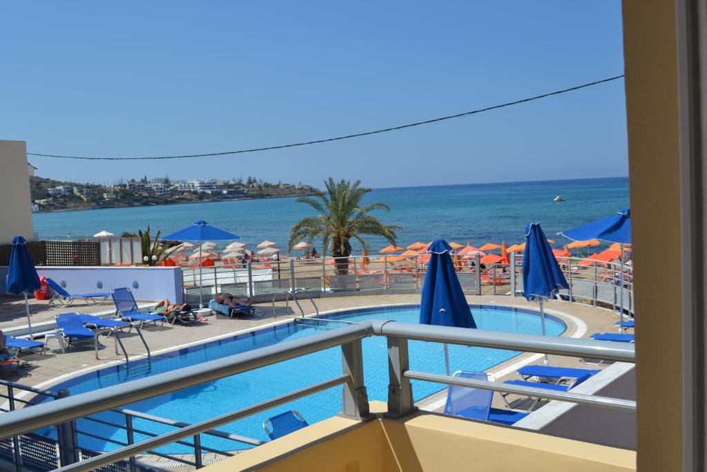 4S Beach Superior Apartments Stalís Room photo